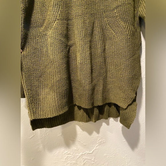 H&M Divided Crew Neck Olive Green Cable Oversized Sweater with Side Zipper - Picture 5 of 5